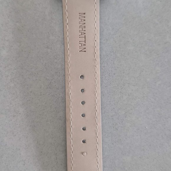 NWT Silver Manhattan Watch - Picture 7 of 9
